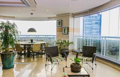 Imagem: O apartamento possui 4 Dormitórios, 5 Banheiros, 5 Vagas na