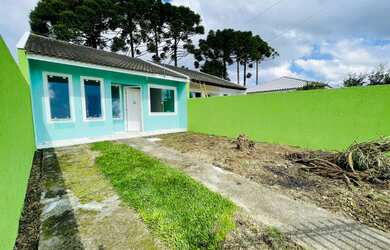 Imagem: A casa possui 2 Dormitórios, 1 Banheiro, 3 Vagas na garagem