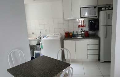 Imagem: O apartamento possui 2 Dormitórios, 1 Banheiro, 1 Vaga na garagem