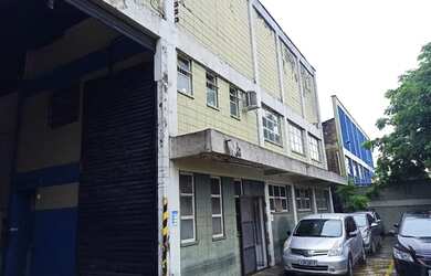 Imagem: O depósito possui 2385m² de Área e está localizado em Cidade