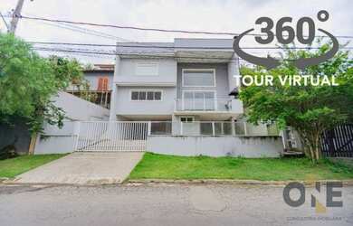 Imagem: A casa em condomínio possui 3 Dormitórios, 5 Banheiros e 300m²