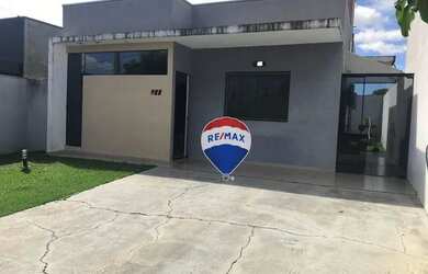 Imagem: A casa em condomínio possui 3 Dormitórios, 1 Banheiro, 2 Vagas