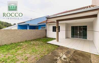 Imagem: A casa possui 2 Dormitórios, 1 Banheiro, 3 Vagas na garagem