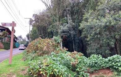 Imagem: O terreno possui 770m² de Área e está localizado em Gramado