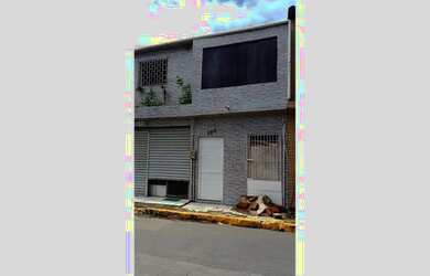 Imagem: A casa possui 2 Dormitórios, 1 Banheiro, 80m² de Área e