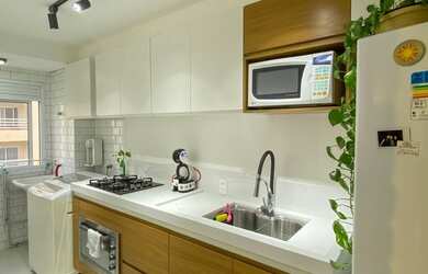 Imagem: O apartamento possui 2 Dormitórios, 1 Banheiro, 1 Vaga na garagem