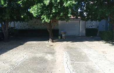 Imagem 2: Casas 305 Sul Alameda 02. Guarda roupa, 3 Vagas na garageme5 Dormitórios