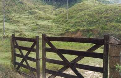 Imagem: A fazenda possui 1.400m² de Área, Churrasqueira, Piscina