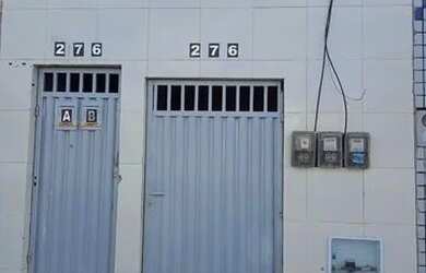 Imagem: A casa possui 2 Dormitórios e 1 Banheiro e está localizado