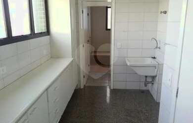 Imagem 9: 220m² Moema Pássaros. Piscina, Ar-condicionado, Guarda roupaeLareira