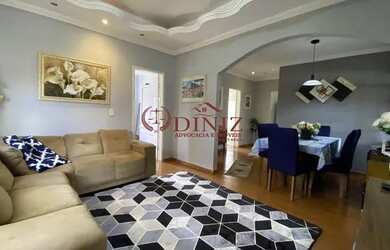 Imagem: A casa possui 4 Dormitórios, 3 Banheiros, 4 Vagas na garagem