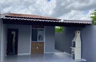 Imagem: A casa possui 2 Dormitórios, 2 Banheiros, 2 Vagas na garagem