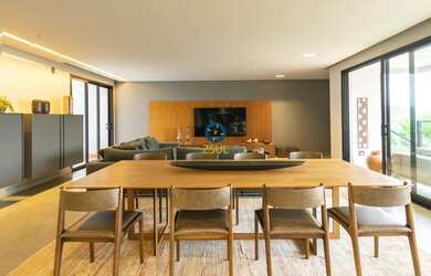 Imagem: A casa em condomínio possui 4 Dormitórios, 5 Banheiros, 4