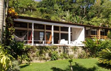 Imagem 2: Casa a beira mar em amplo terreno, piscina e vista deslumbrante