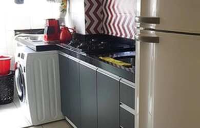 Imagem: O apartamento possui 2 Dormitórios, 1 Banheiro, 1 Vaga na garagem