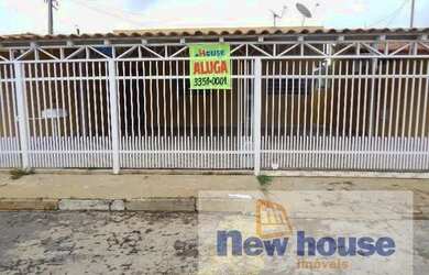 Imagem: A casa possui 1 Dormitório, 2 Banheiros, 2 Vagas na garagem