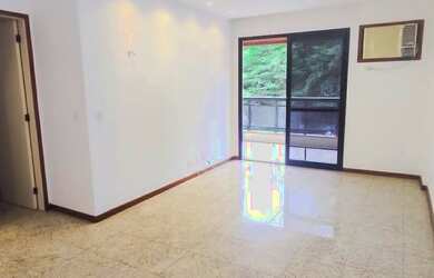 Imagem: O apartamento possui 3 Dormitórios, 3 Banheiros, 2 Vagas na