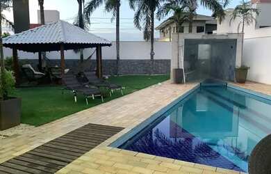 Imagem: A casa em condomínio possui 5 Dormitórios, 5 Banheiros, 4