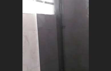 Imagem: A casa possui 1 Dormitório, 1 Banheiro, 1 Vaga na garagem