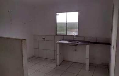 Imagem: A casa possui 2 Dormitórios, 1 Banheiro e está localizado