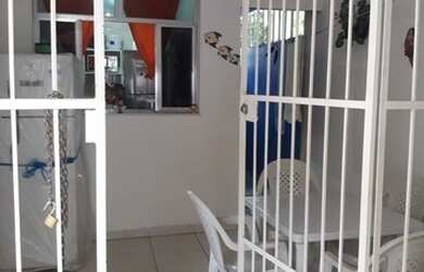 Imagem: A casa possui 3 Dormitórios, 2 Banheiros e 1 Vaga na garagem