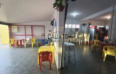 Imagem: A casa possui 3 Dormitórios, 1 Banheiro, 5 Vagas na garagem