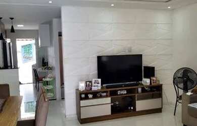 Imagem: A casa possui 3 Dormitórios, 4 Banheiros, 2 Vagas na garagem