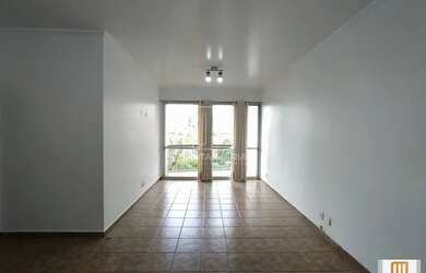 Imagem: O apartamento possui 3 Dormitórios, 1 Banheiro, 1 Vaga na garagem