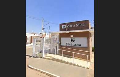 Imagem: A casa em condomínio possui 3 Dormitórios, 2 Banheiros, 2