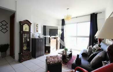 Imagem: O apartamento possui 2 Dormitórios, 2 Banheiros, 2 Vagas na