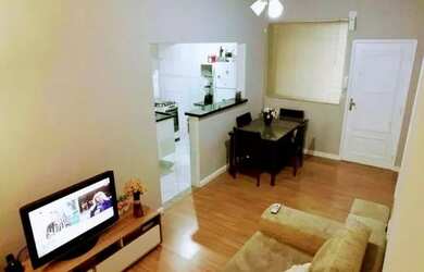 Imagem: O apartamento possui 1 Dormitório, 1 Banheiro, 42m² de Área