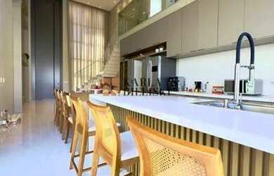 Imagem: A casa em condomínio possui 3 Dormitórios, 4 Banheiros, 4