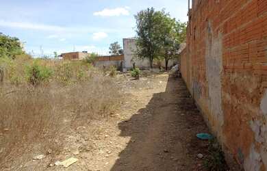 Imagem: O terreno possui 1.100m² de Área, Imóvel novo e está localizado