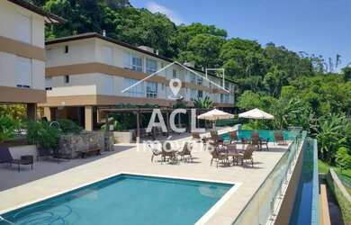 Imagem: A casa possui 3 Dormitórios, 3 Banheiros, 2 Vagas na garagem