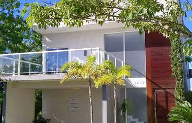 Imagem: A casa em condomínio possui 3 Dormitórios, 3 Banheiros, 2