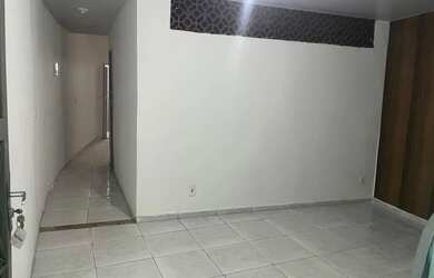 Imagem: A casa possui 1 Dormitório e 1 Banheiro e está localizado