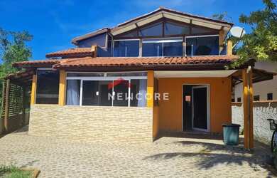 Imagem: A casa em condomínio possui 4 Dormitórios, 5 Banheiros, 3