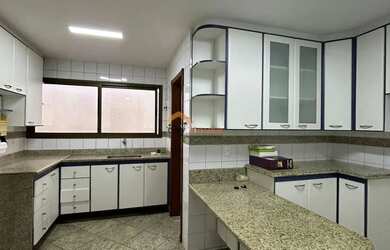 Imagem: O apartamento possui 3 Dormitórios, 3 Banheiros, 2 Vagas na