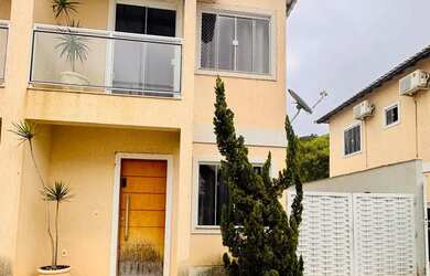 Imagem: A casa em condomínio possui 2 Dormitórios, 1 Banheiro, 2 Vagas