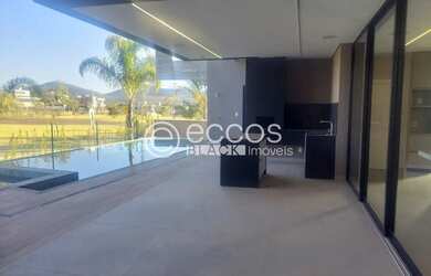 Imagem 2: Casa em condomínio à venda, 5 quartos, 3 suítes, 4 vagas, Alphaville...