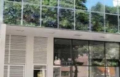 Imagem: O depósito possui 3 Vagas na garagem, 428m² de Área e está