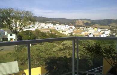 Imagem 2: Sobrado para aluguel e venda tem 380 metros quadrados com 4 quartos