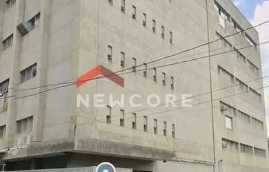 Imagem: O depósito possui 5 Vagas na garagem, 9.313m² de Área e