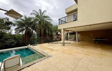 Imagem: A casa em condomínio possui 5 Dormitórios, 5 Banheiros, 5