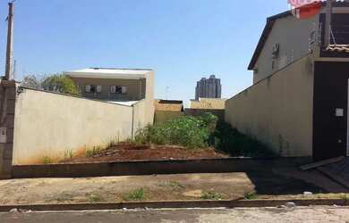 Imagem: O terreno à venda possui e está localizado em Alto da Boa