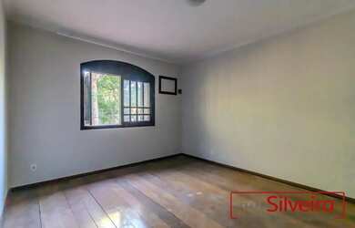 Imagem 11: ALUGA-SE CASA AMPLA COM PISCINA / 4 QUARTOS / 4 VAGAS / BEM LOCALIZADA...