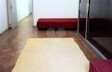 Imagem: O apartamento possui 1 Dormitório, 1 Banheiro, 38m² de Área