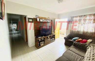 Imagem: A casa possui 4 Dormitórios, 2 Banheiros, 2 Vagas na garagem