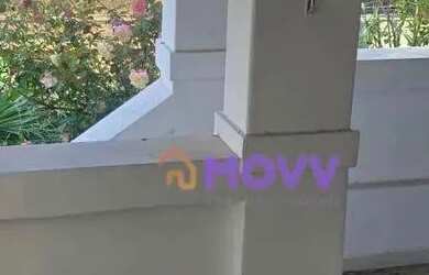 Imagem: A casa possui 3 Dormitórios, 3 Banheiros, 2 Vagas na garagem