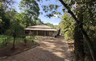 Imagem: A fazenda possui 2.000m² de Área e está localizado em Chácaras